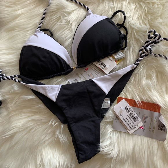 Brazilian bikini - Picture 2 of 2